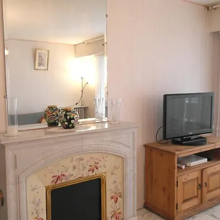 Apartment Spacieux 2 Pieces Traversant, Adl Riviera
